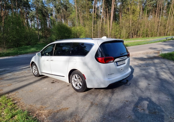 Chrysler Pacifica cena 93999 przebieg: 126000, rok produkcji 2018 z Lubliniec małe 29